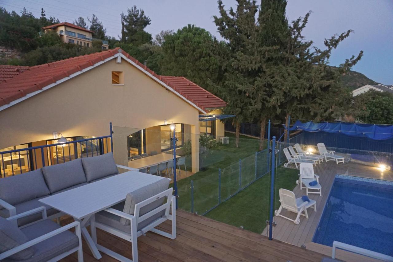 Ohn-Bar Guesthouse Amirim Bagian luar foto