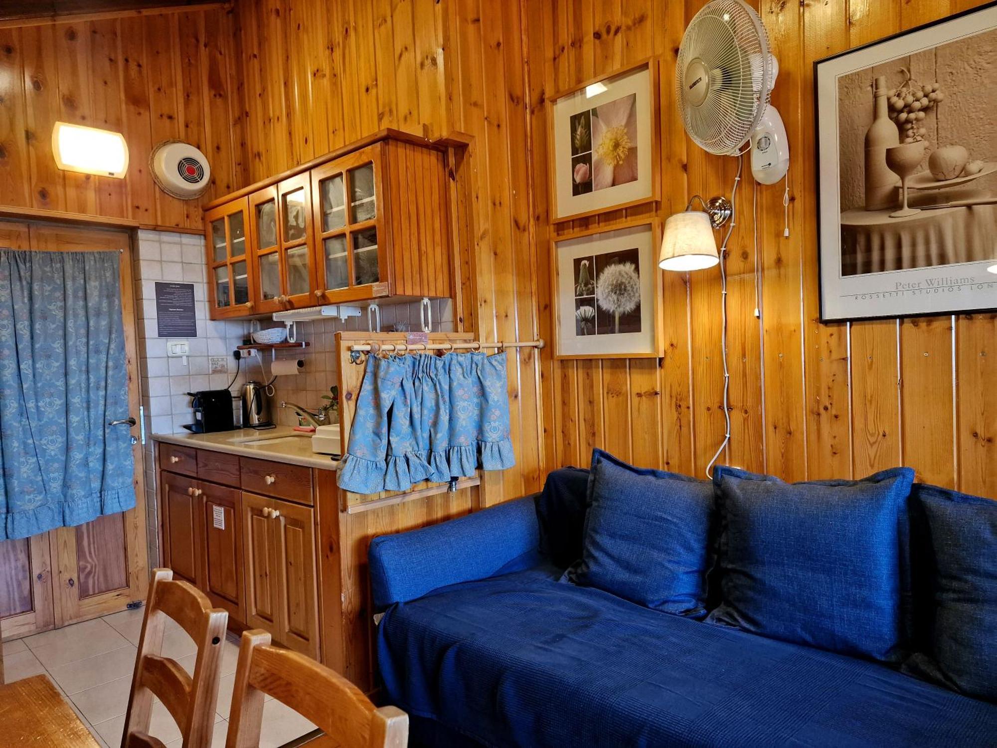 Ohn-Bar Guesthouse Amirim Bagian luar foto