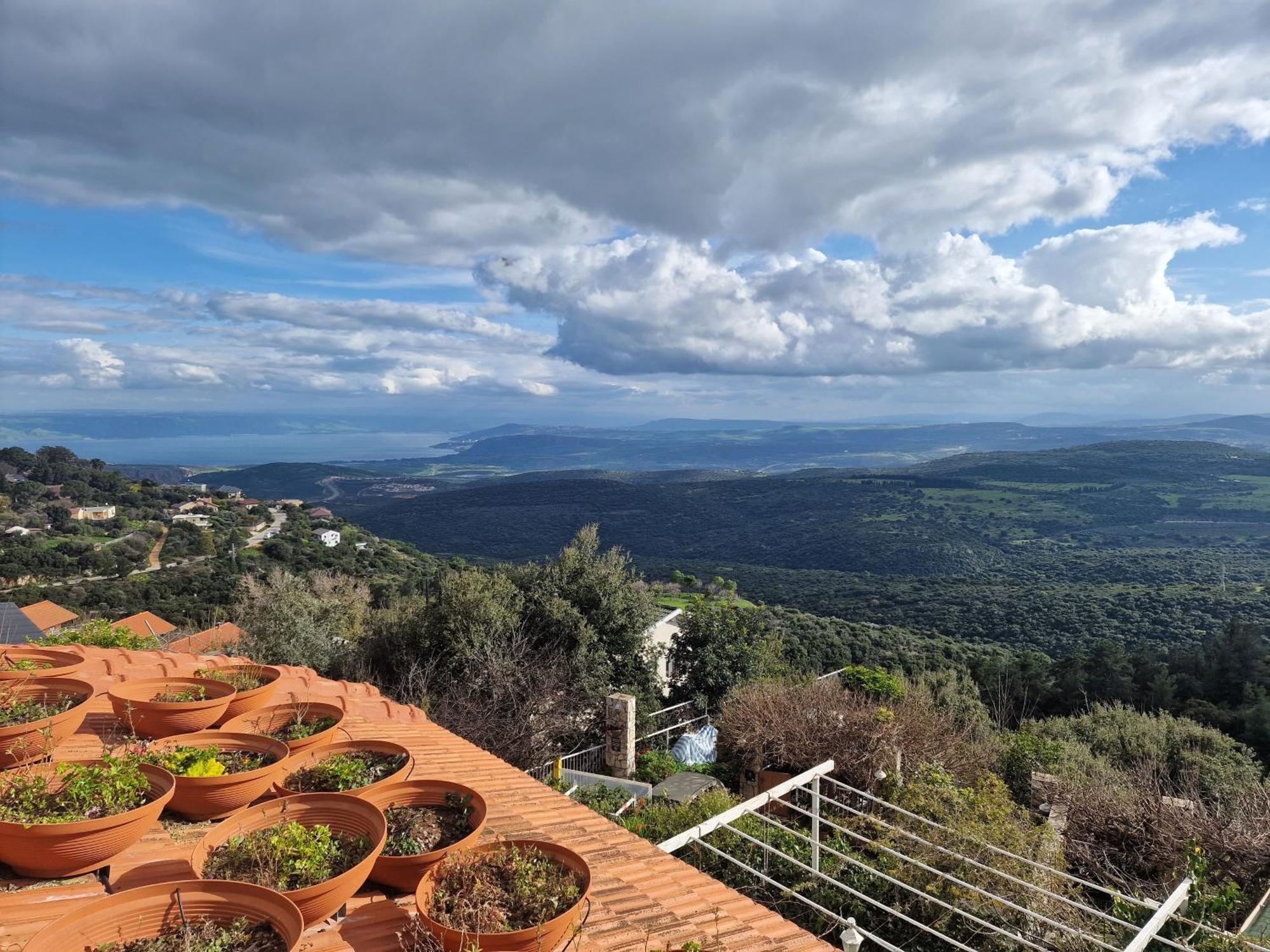 Ohn-Bar Guesthouse Amirim Bagian luar foto