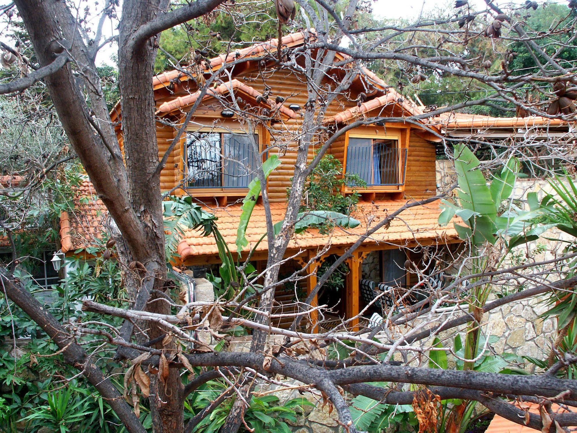 Ohn-Bar Guesthouse Amirim Bagian luar foto